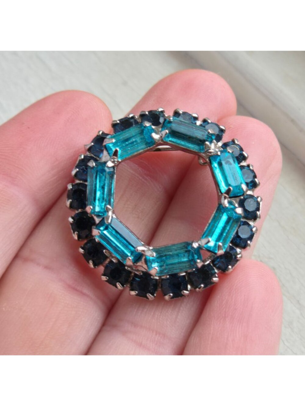 Vintage Brooch Aqua Baguette & Dark Blue Rhinestones Mid-Century Jewelry Costume - Picture 11 of 11